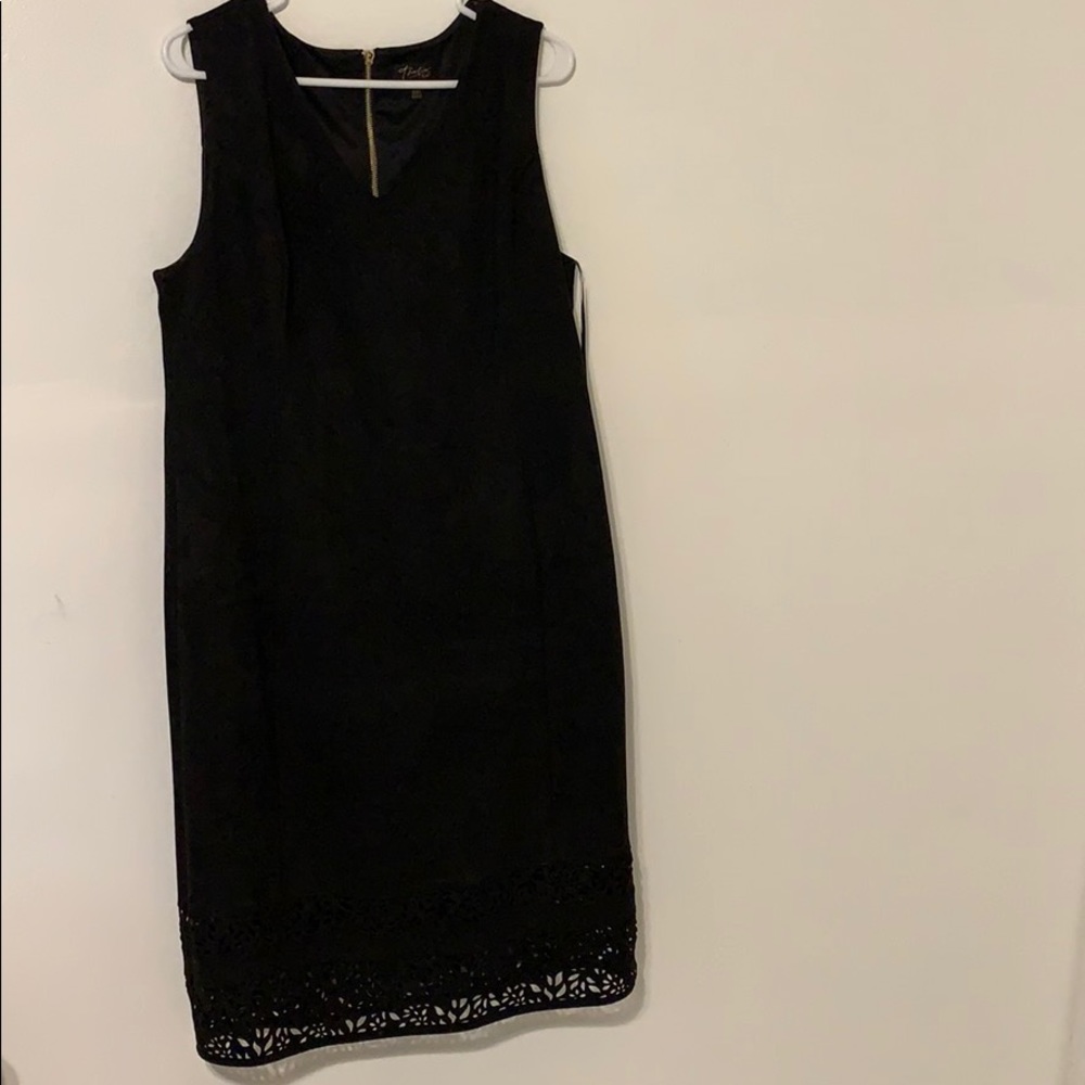 Thalia sodi Laser cut Faux suede sheath dress🖤